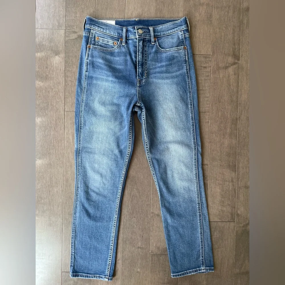 Gap vintage slim high rise jeans, medium blue, size 28 - Picture 1 of 7
